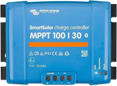 Regulador de carga solar de tipo MPPT de la marca Victron modelo 100v 30a